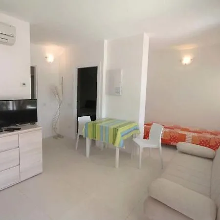 Apartamento 3 *